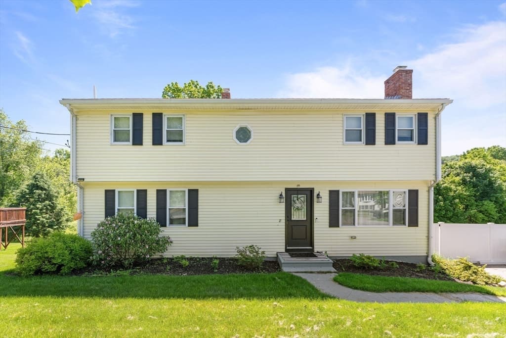 Single Family Residence at 15 Old Farm Rd, Spencer MA 01562, Spencer, photo 4 of 42
