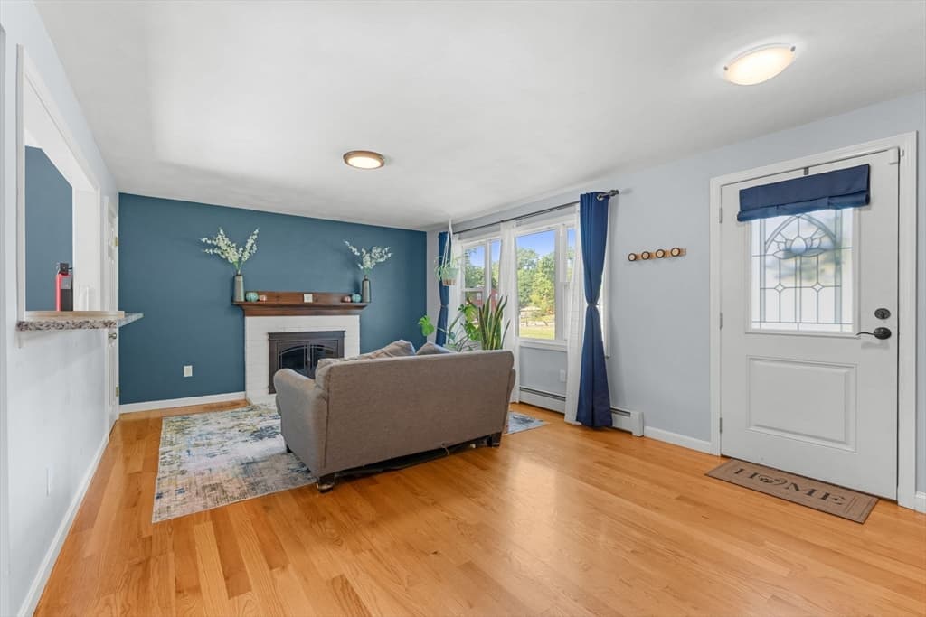 Single Family Residence at 15 Old Farm Rd, Spencer MA 01562, Spencer, photo 8 of 42