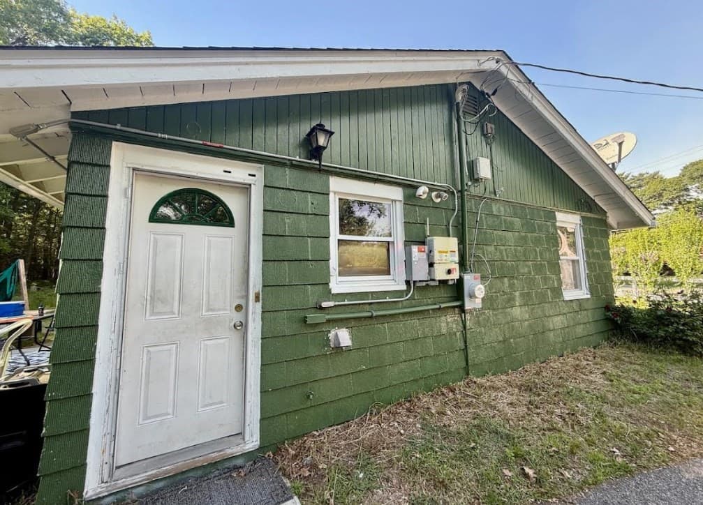 Single Family Residence at 209 Carl Ave, Brockton MA 02302, Brockton, photo 4 of 14