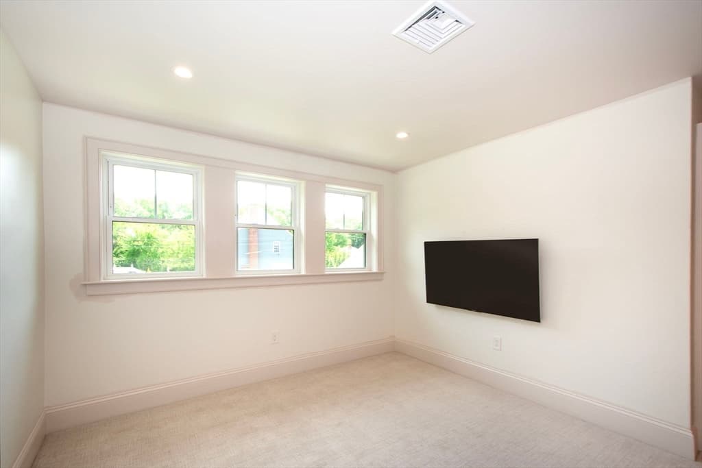 23 Kingston Street, Kingston MA 02364