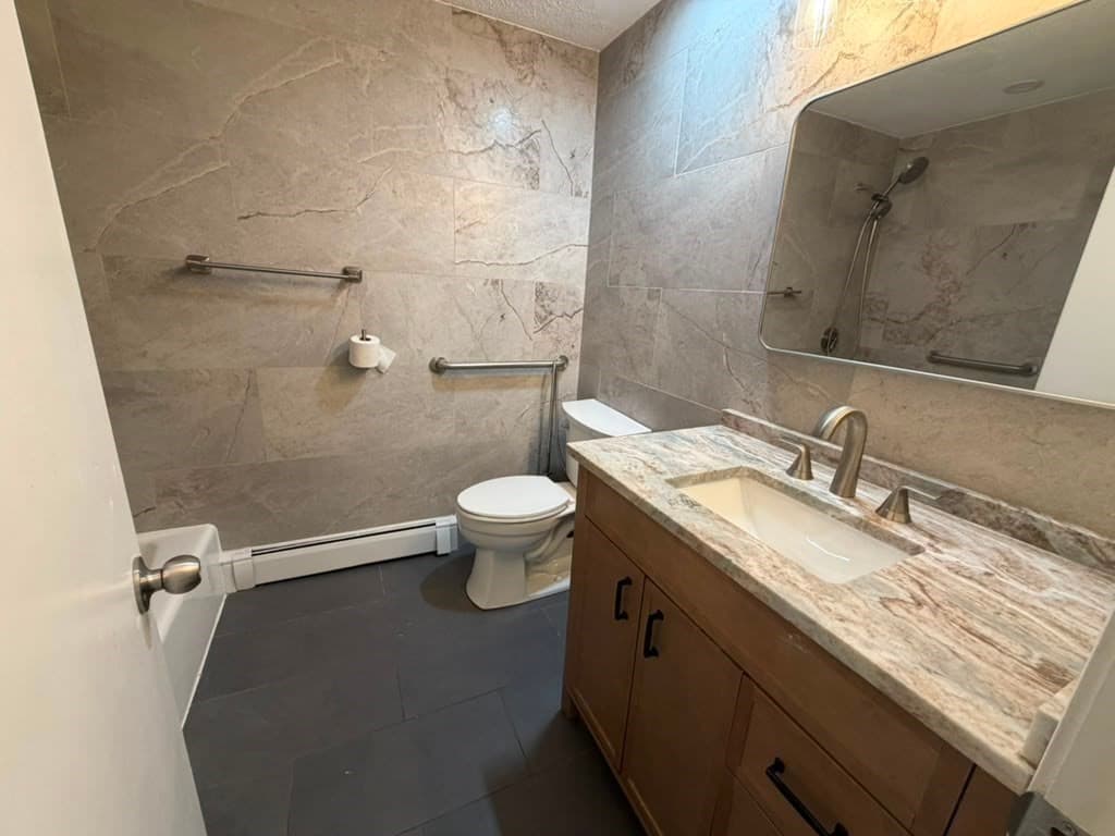 Condominium at 12 Hallmark Gardens # 7, Burlington MA 01803, Burlington, photo 6 of 16