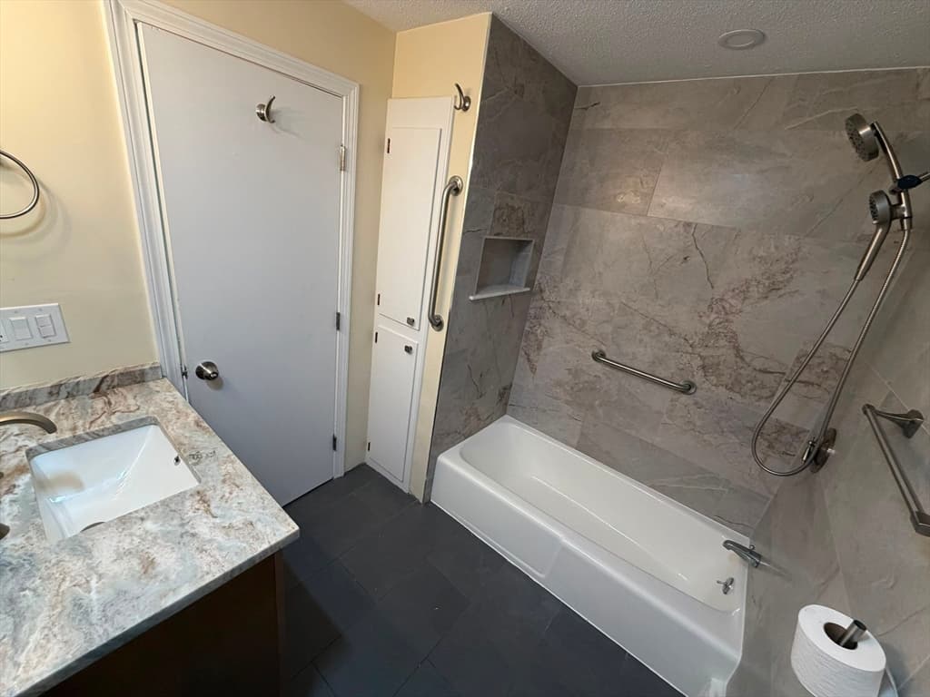 Condominium at 12 Hallmark Gardens # 7, Burlington MA 01803, Burlington, photo 4 of 16