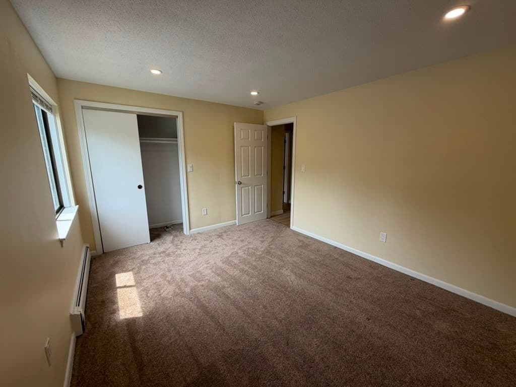 Condominium at 12 Hallmark Gardens # 7, Burlington MA 01803, Burlington, photo 8 of 16