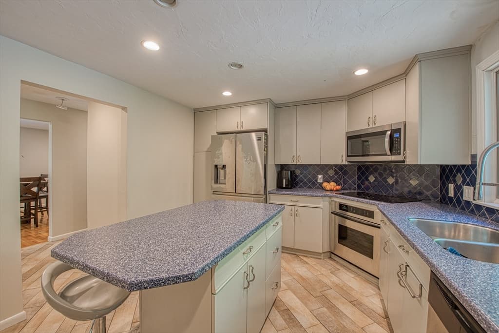 54 Barefoot Hill Road, Sharon MA 02067 photo 3