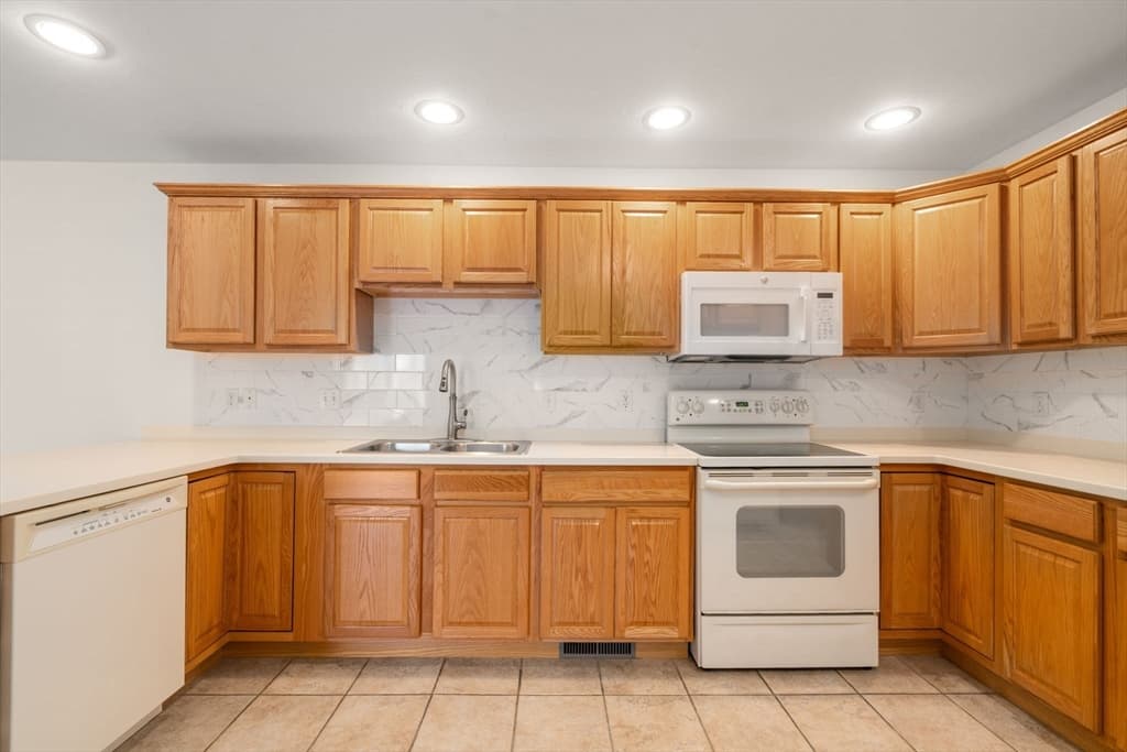 18 Haven Way # 18, Ashland MA 01721 photo 4