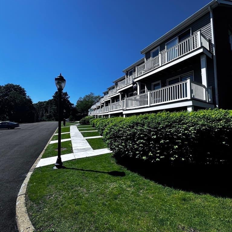 Condominium at 1 Boatswains Way # 10, Chelsea MA 02150, Chelsea, photo 8 of 42
