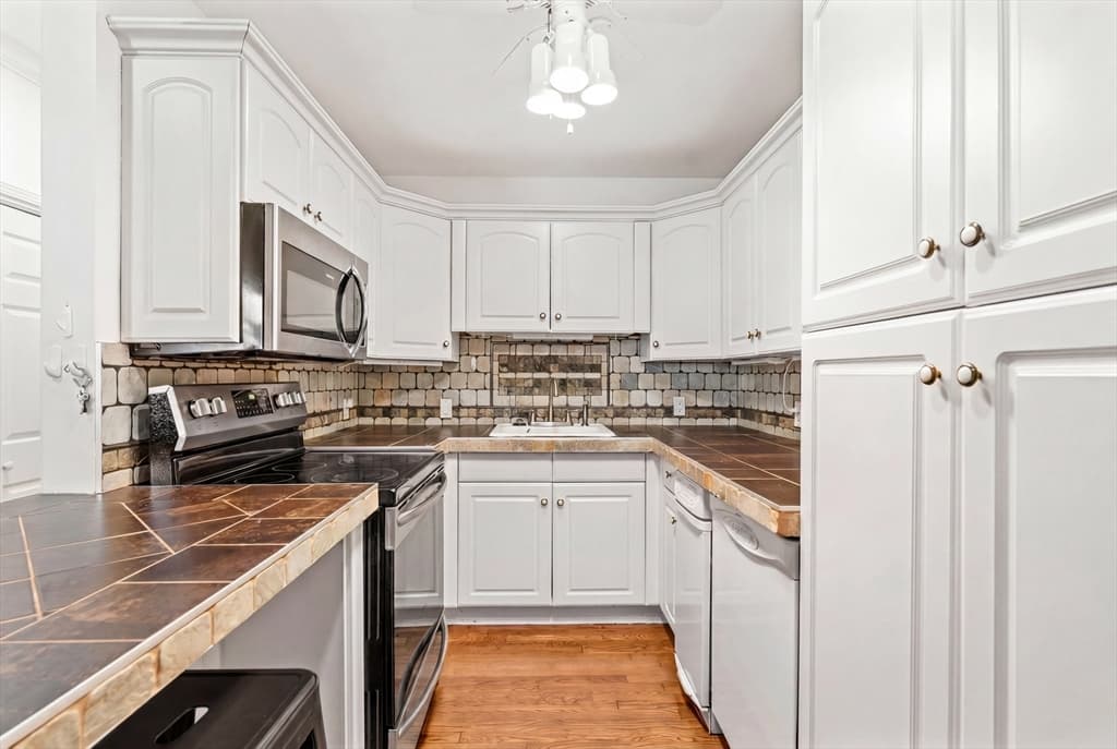 Condominium at 617 Massachusetts Ave # 1, Boston MA 02118, photo 9 of 17