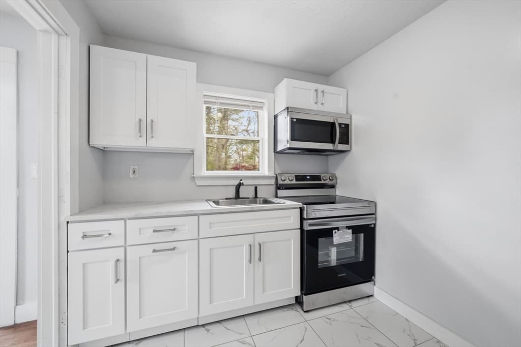 Single Family Residence at 8 Ash St, Plymouth MA 02360, photo 18 of 26