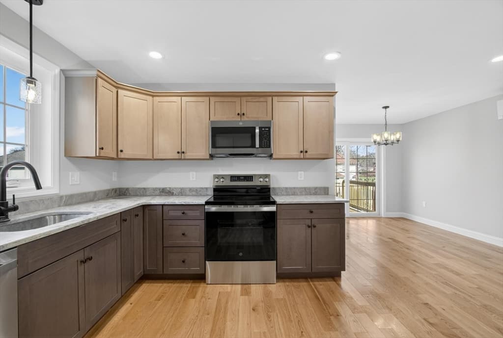 Single Family Residence at 22 Greystone # 22, Haverhill MA 01835, Haverhill, photo 14 of 34