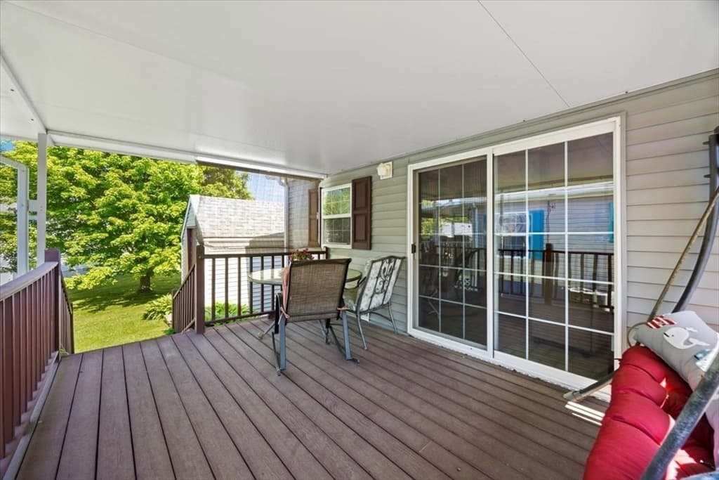 59 Robin Dr, Tiverton RI 02878 photo 6