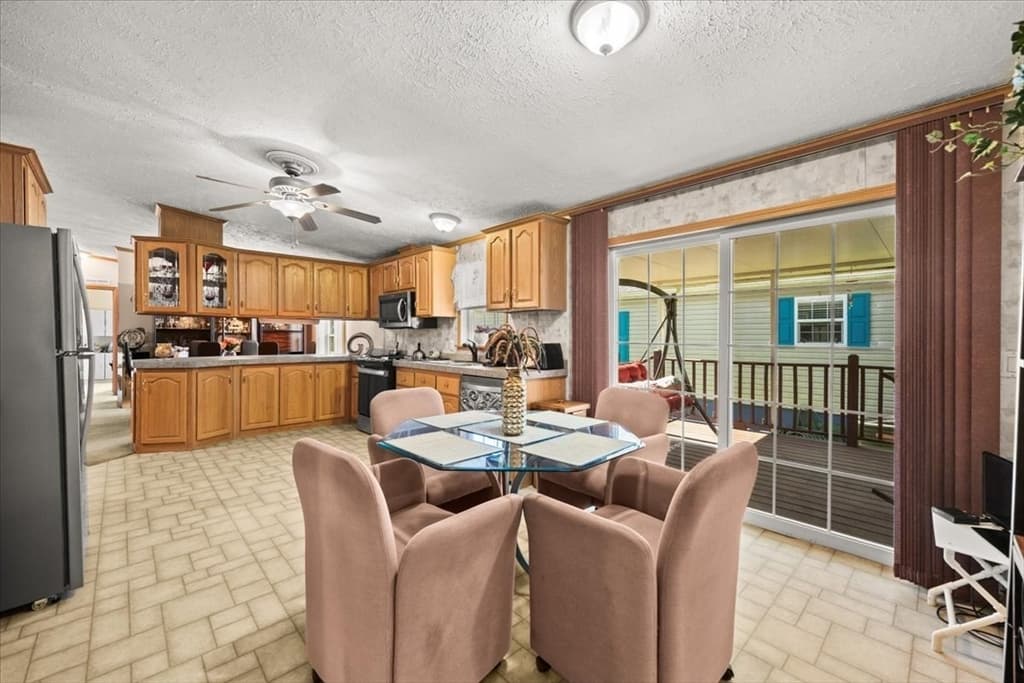 59 Robin Dr, Tiverton RI 02878 photo 15