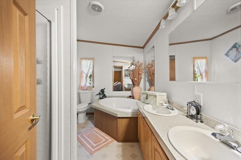 59 Robin Dr, Tiverton RI 02878 photo 25