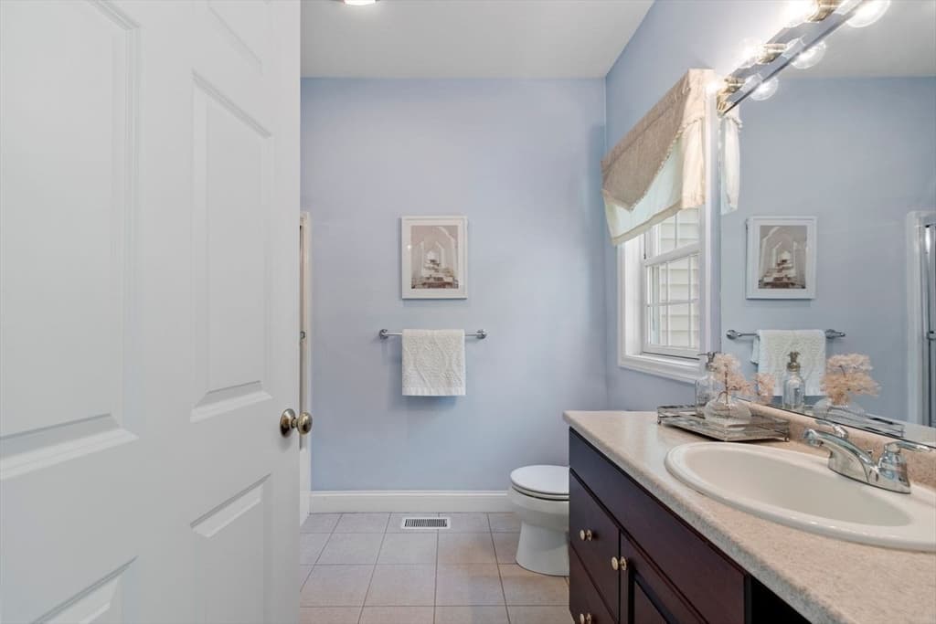 Condominium at 25 Flagstone Way # 25, Windham NH 03087, Windham, photo 22 of 32