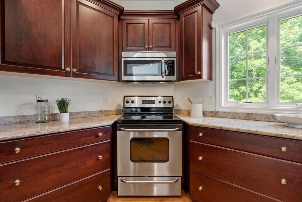 Condominium at 25 Flagstone Way # 25, Windham NH 03087, Windham, photo 10 of 32