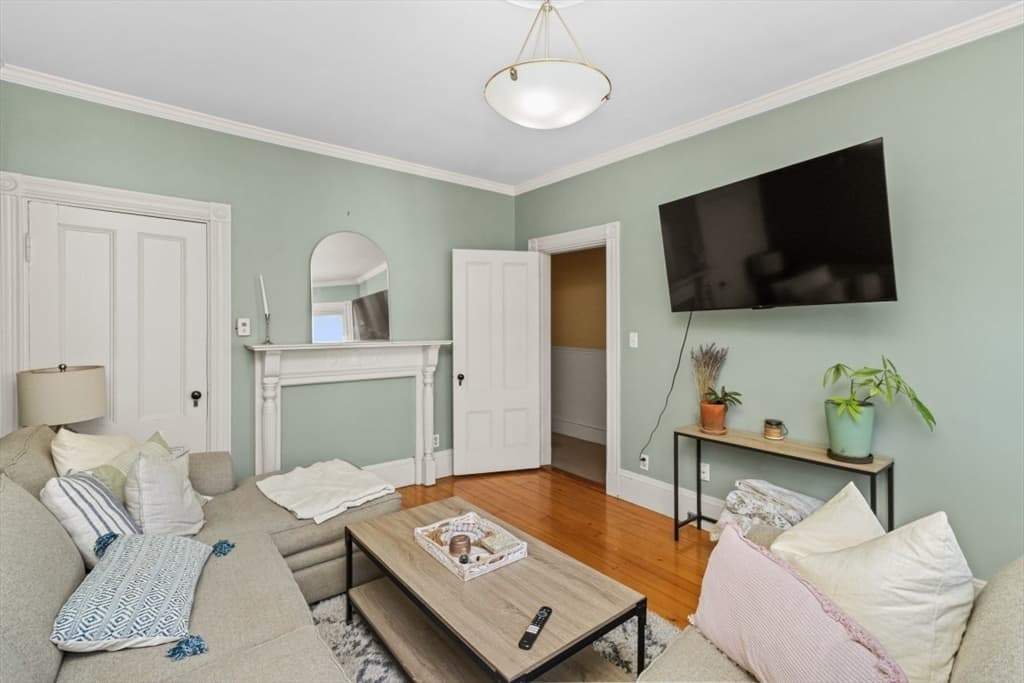 3 Family at 725 East 3rd St, Boston MA 02127, Boston, photo 6 of 41