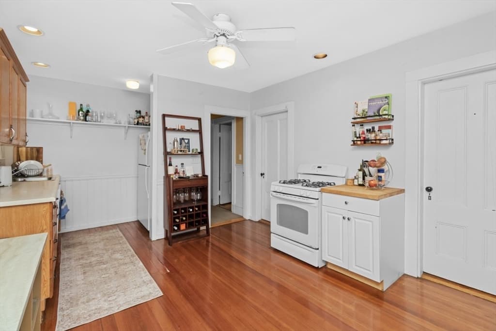 3 Family at 725 East 3rd St, Boston MA 02127, Boston, photo 13 of 41