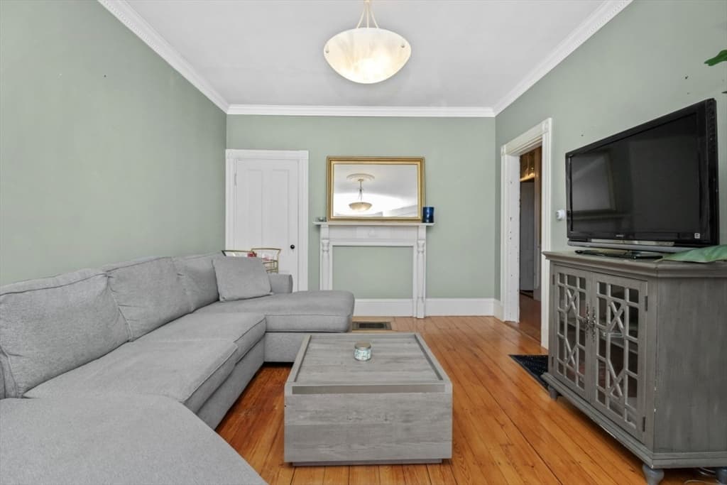 3 Family at 725 East 3rd St, Boston MA 02127, Boston, photo 19 of 41
