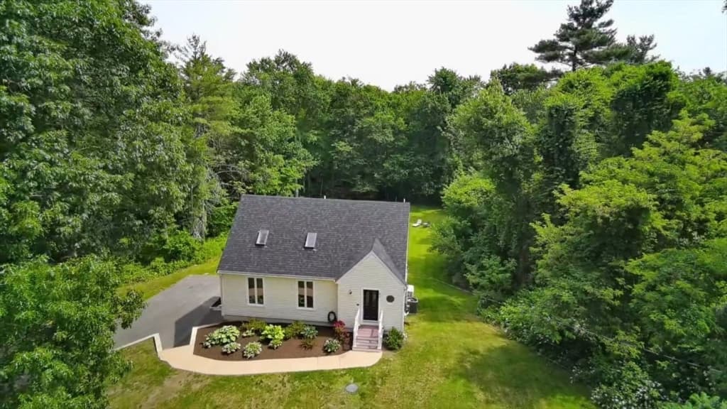 Single Family Residence at 46 Old Powder House Rd, Lakeville MA 02347, photo 2 of 33