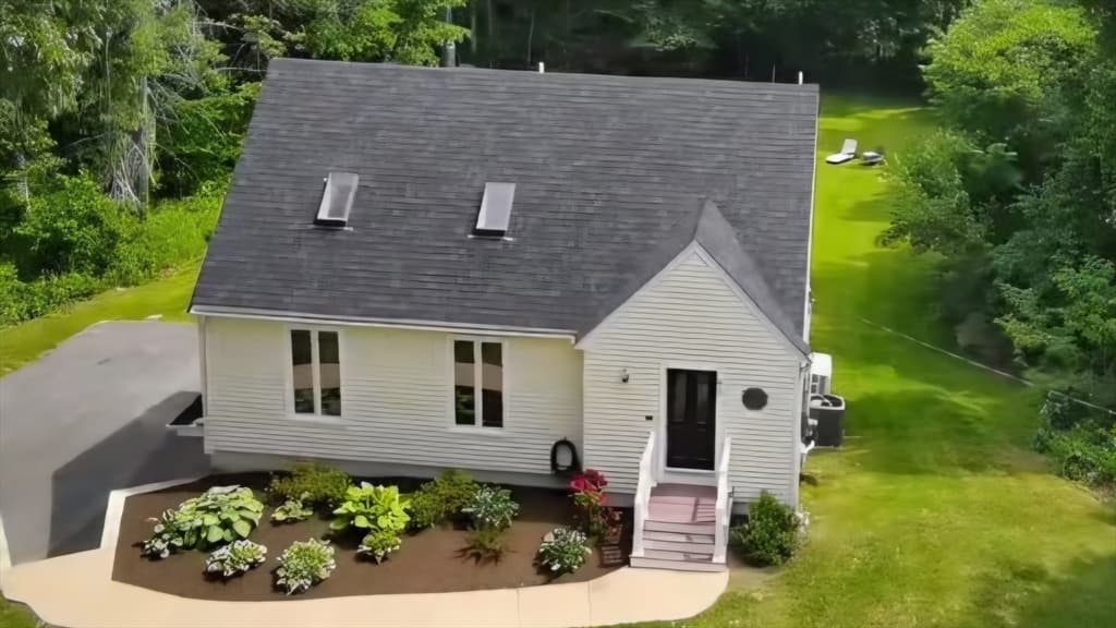 46 Old Powder House Rd, Lakeville MA 02347