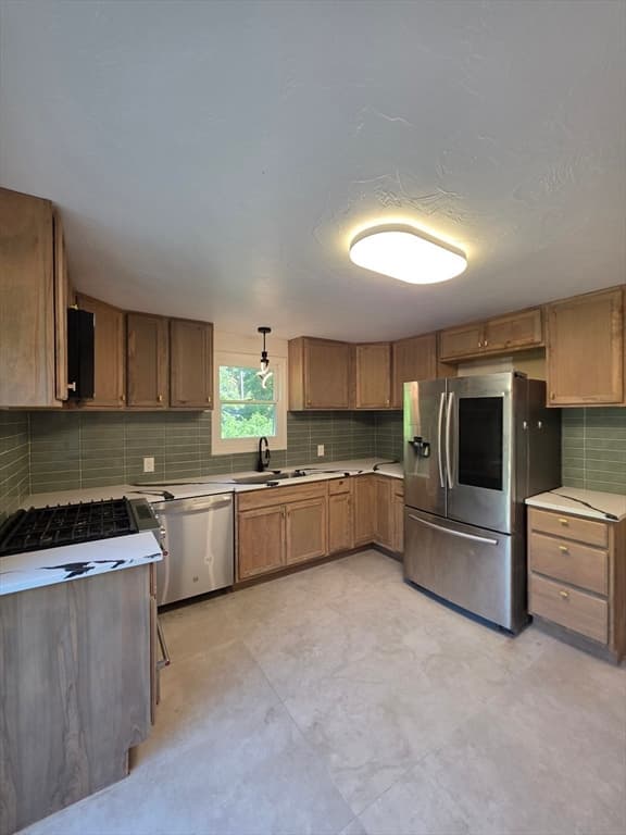 Single Family Residence at 46 Old Powder House Rd, Lakeville MA 02347, photo 10 of 33