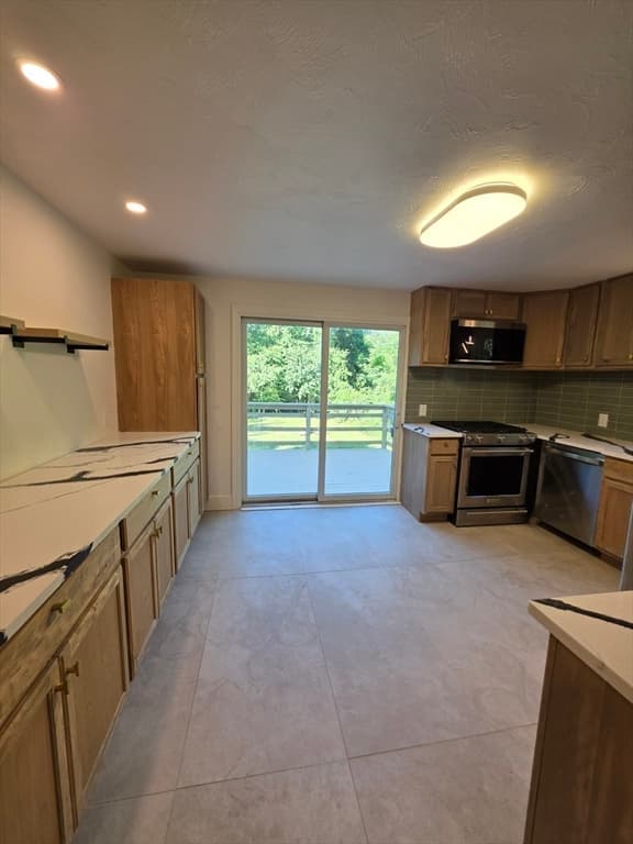 Single Family Residence at 46 Old Powder House Rd, Lakeville MA 02347, photo 11 of 33