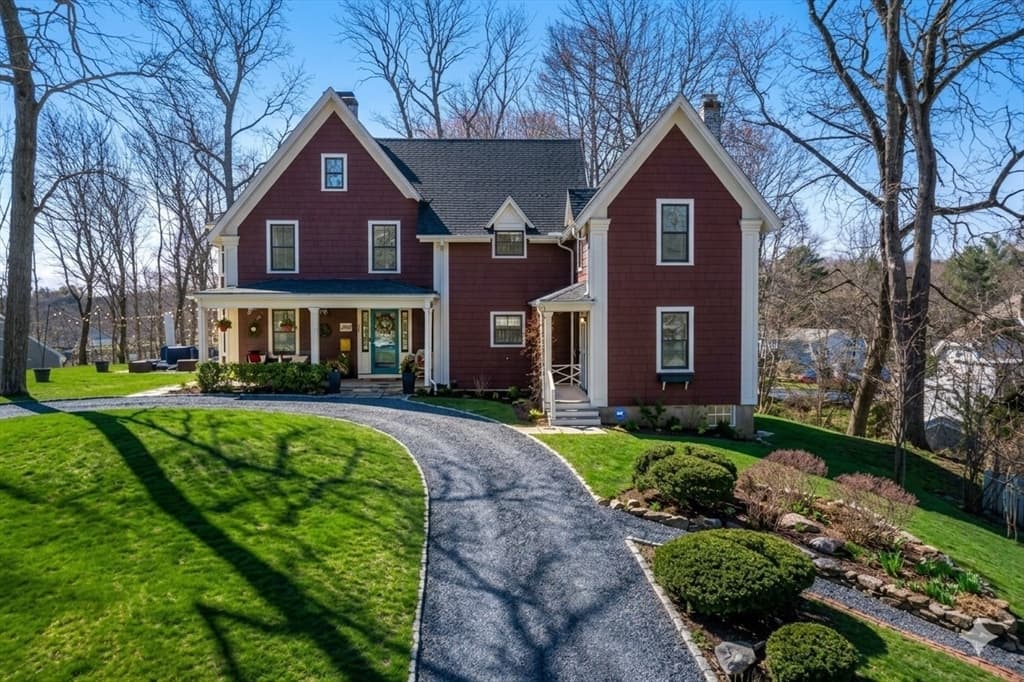40 Kimlo Rd, Wellesley MA 02481