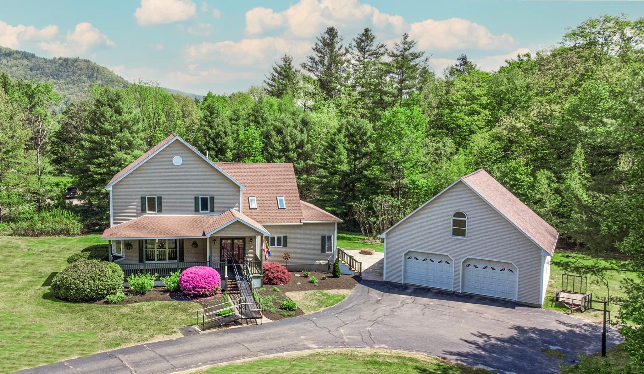 7 E Buckland Road, Buckland MA 01370