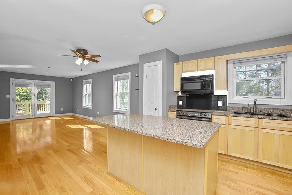 Condominium at 81 Beecher Pl # 81, Newton MA 02459, Newton, photo 6 of 35