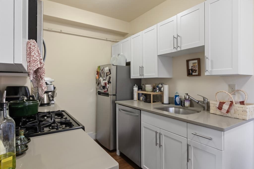 5+ Family - 5+ Units Up/Down at 1401 Beacon Street, Brookline MA 02446, photo 5 of 7