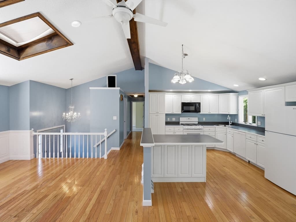 Single Family Residence at 20 Franklin St, Billerica MA 01862, photo 2 of 42