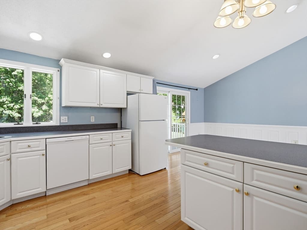 Single Family Residence at 20 Franklin St, Billerica MA 01862, photo 13 of 42