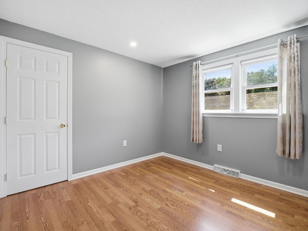 Single Family Residence at 20 Franklin St, Billerica MA 01862, photo 16 of 42