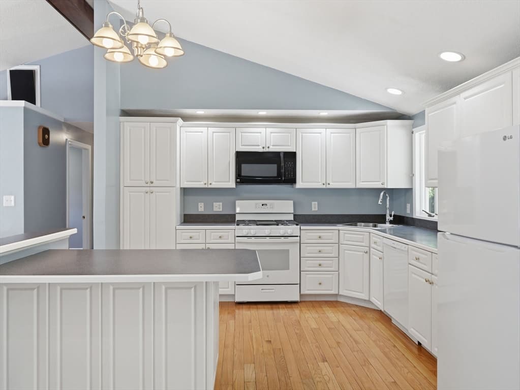 Single Family Residence at 20 Franklin St, Billerica MA 01862, photo 12 of 42