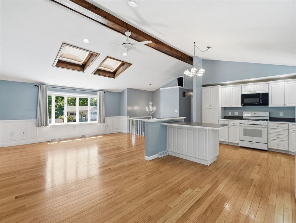 Single Family Residence at 20 Franklin St, Billerica MA 01862, photo 7 of 42