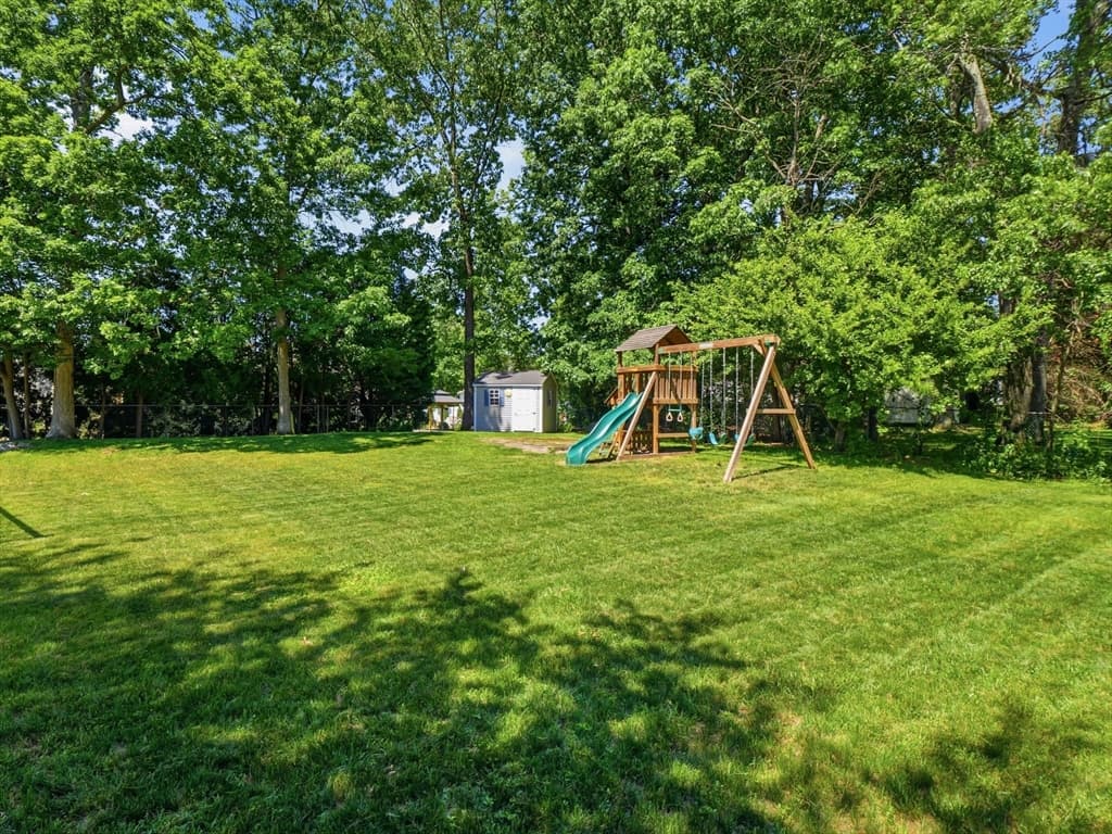 Single Family Residence at 20 Franklin St, Billerica MA 01862, photo 40 of 42