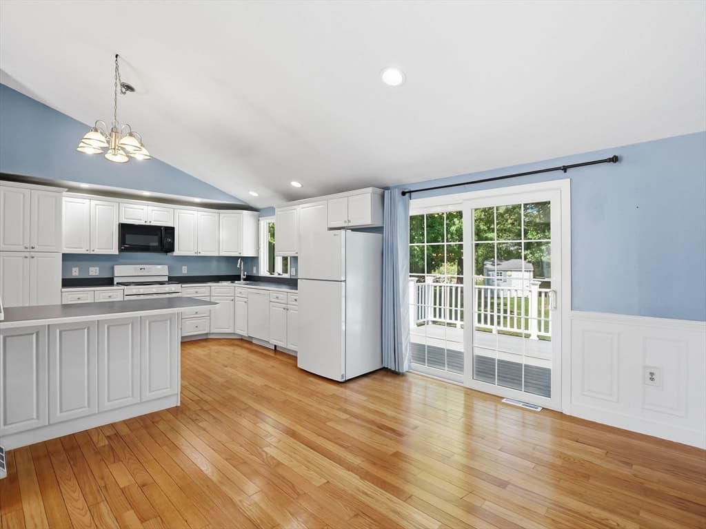 Single Family Residence at 20 Franklin St, Billerica MA 01862, photo 8 of 42