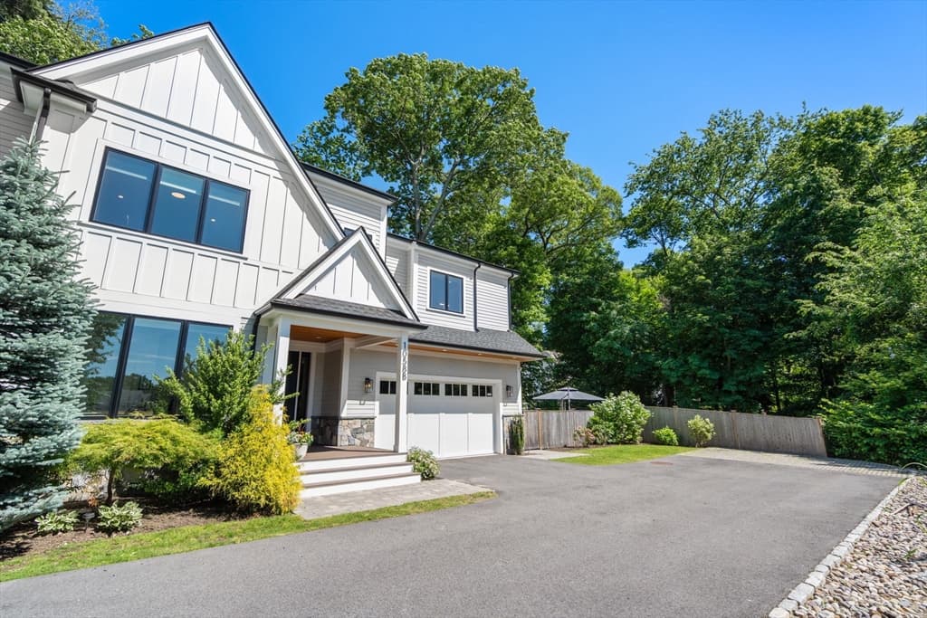 Single Family Residence at 1058 Beacon Street # 2, Newton MA 02459, Newton, photo 2 of 40
