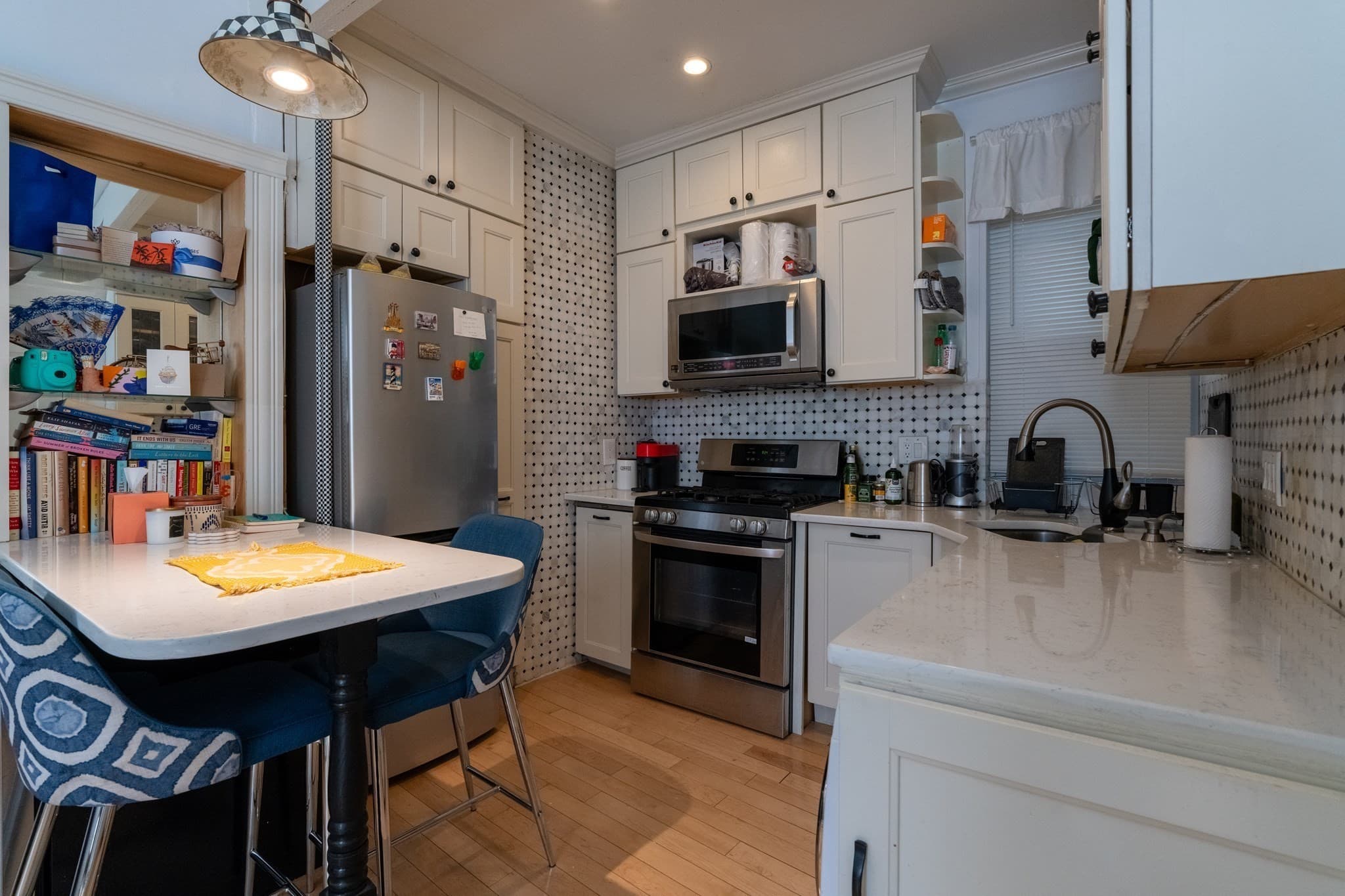 Condominium at 68 Phillips St # 6, Boston MA 02114, photo 7 of 17