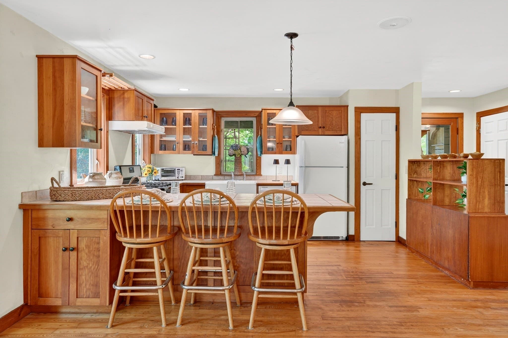 Single Family Residence at 4 Rock Pond Road, West Tisbury MA 02575, photo 7 of 31