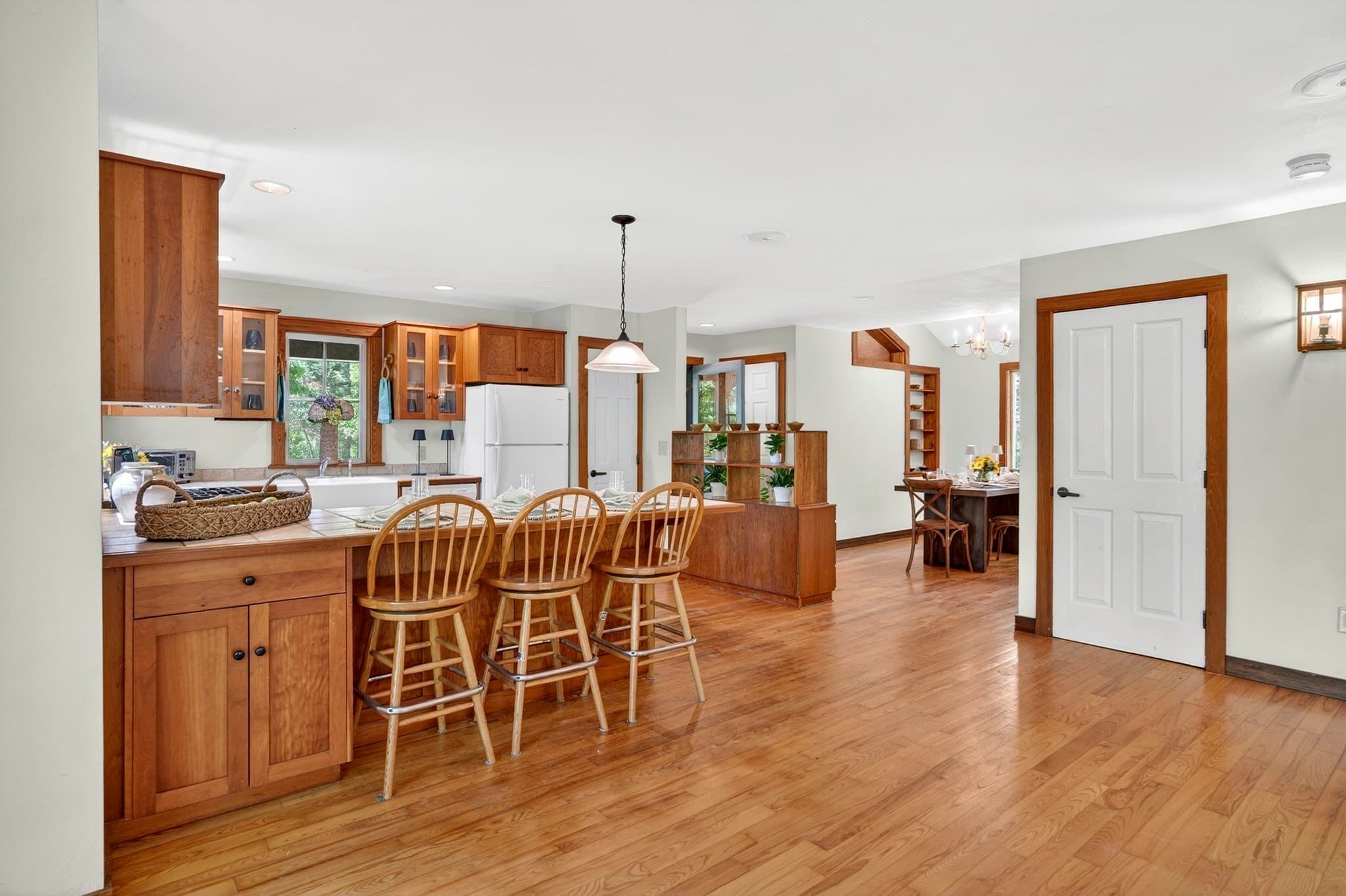 Single Family Residence at 4 Rock Pond Road, West Tisbury MA 02575, photo 9 of 31