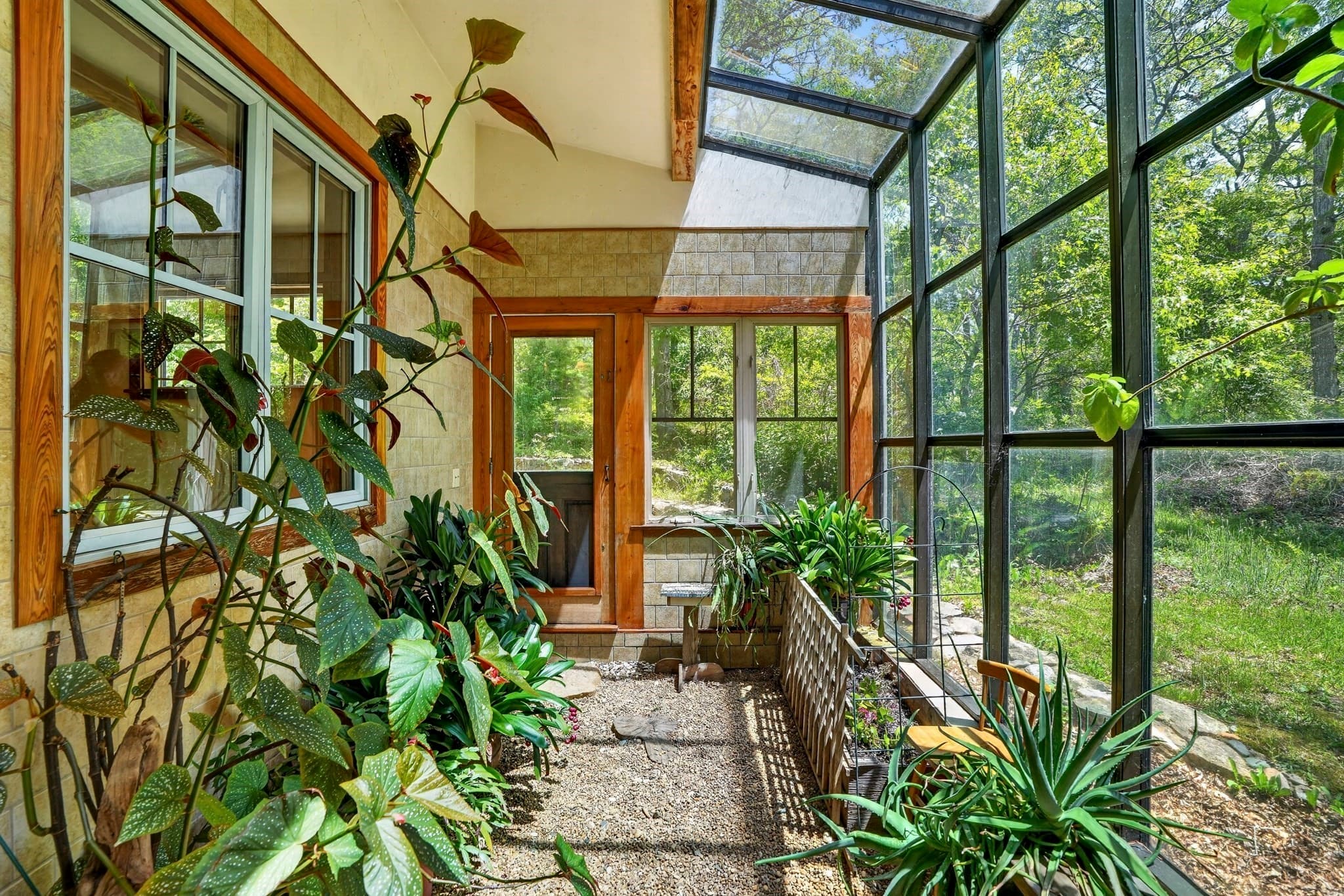 Single Family Residence at 4 Rock Pond Road, West Tisbury MA 02575, photo 10 of 31
