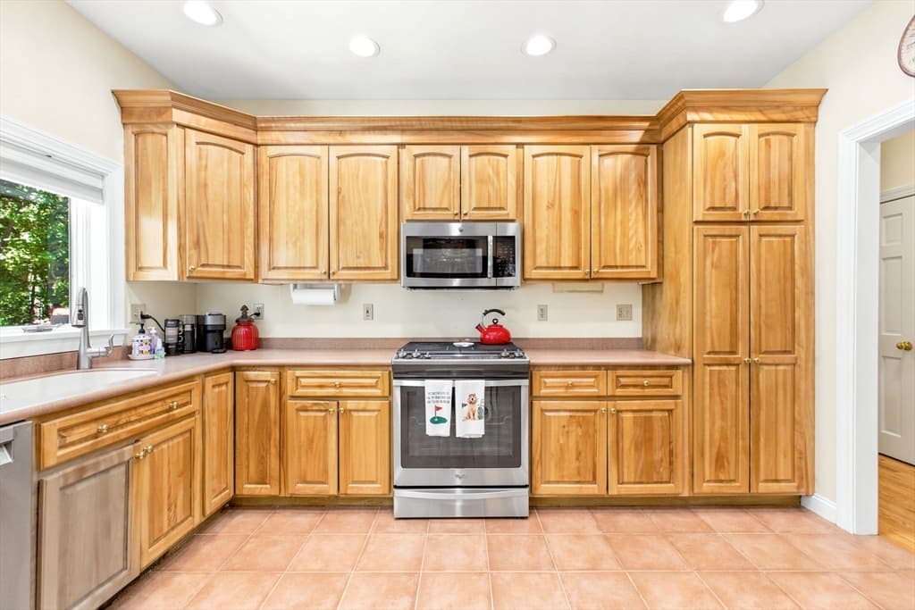 15 Erin Way, Middleton MA 01949 photo 7
