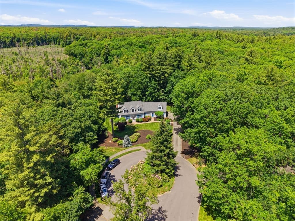 15 Erin Way, Middleton MA 01949 photo 3