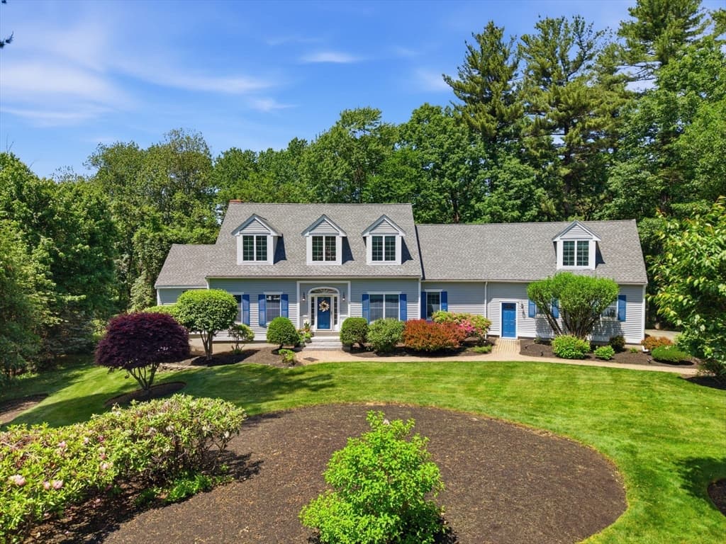 15 Erin Way, Middleton MA 01949