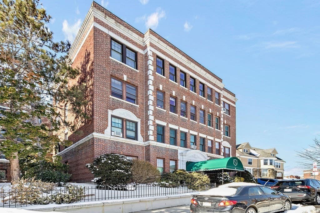 Condominium at 8 Chiswick Rd # 31, Boston MA 02135, photo 12 of 13