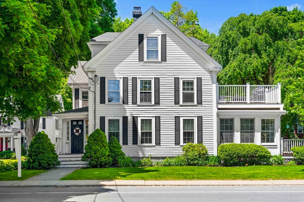 376 Main St # 4, Amesbury MA 01913