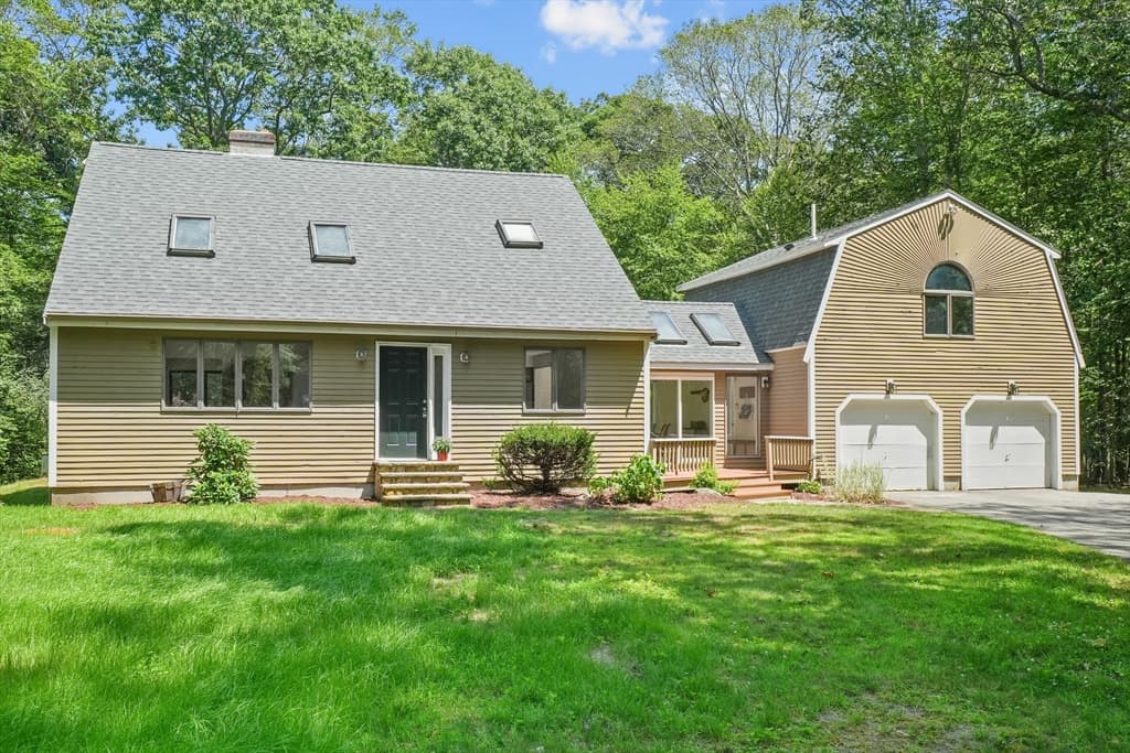 12 Baker Rd, Salisbury MA 01952