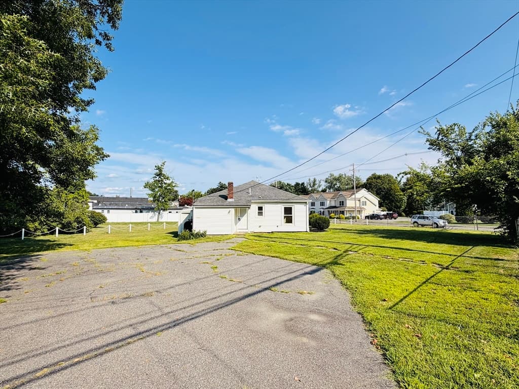 103 Brook St, Clinton MA 01510 photo 2