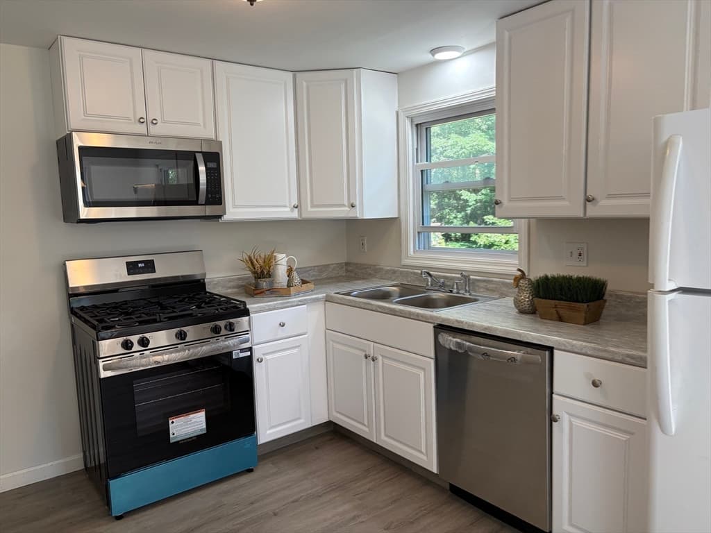37 Sheldon St # 2, Billerica MA 01862 photo 11