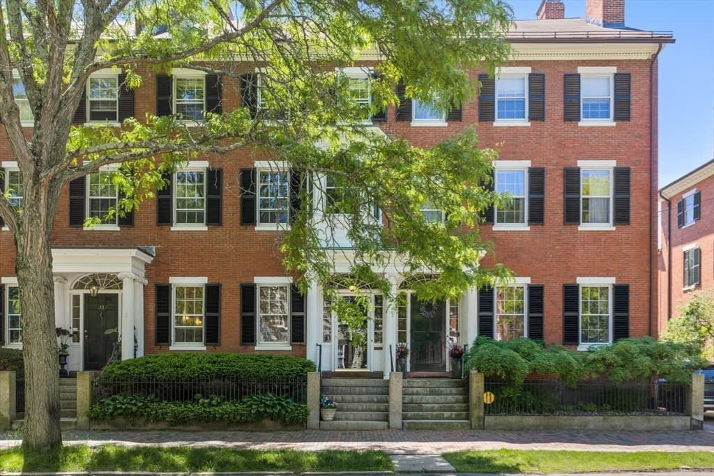 33 Chestnut St, Salem MA 01970